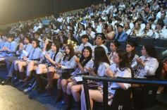 Foto de la galería: Los alumnos de los 5° de la Madre de la Misericordia con felicidad y nostalgia recibieron sus diplomas 