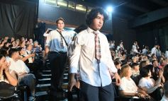 Foto de la galería: Los alumnos de los 5° de la Madre de la Misericordia con felicidad y nostalgia recibieron sus diplomas 