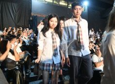 Foto de la galería: Los alumnos de los 5° de la Madre de la Misericordia con felicidad y nostalgia recibieron sus diplomas 