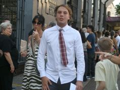 Foto de la galería: Los alumnos de los 5° de la Madre de la Misericordia con felicidad y nostalgia recibieron sus diplomas 