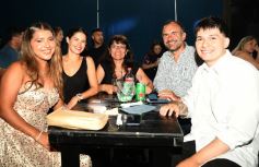 Foto de la galería: Antisiesta cerró el 2025 con "Los Personajes del Año", propuesta que se proyecta como tradición 