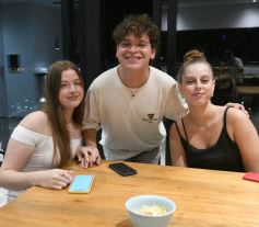 Foto de la galería: Celebramos las fiestas compartiendo con amigos y familiares: brindis y los mejores deseos para 2026 