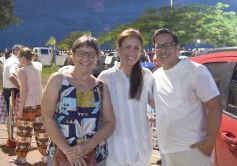 Foto de la galería: Vecinos y turistas disfrutaron del desfile de embarcaciones iluminadas en la Costanera 