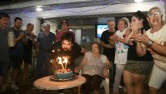 Foto de la galería: La tradicional hamburguesería "La Esquina" cumplió 40 años y la familia Rovetta celebró con clientes y amigos