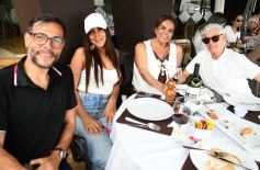 Sixto Fotografías. Sociedad. Varios - Turistas y posadeños disfrutan de la gastronomía en la ciudad y del balneario El Brete