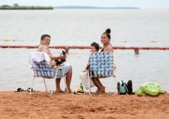 Foto de la galería: Turistas y posadeños disfrutan de la gastronomía en la ciudad y del balneario El Brete
