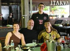 Foto de la galería: Turistas y posadeños disfrutan de la gastronomía en la ciudad y del balneario El Brete