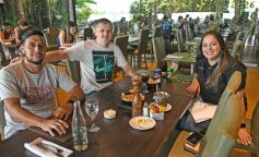 Foto de la galería: Turistas y posadeños disfrutan de la gastronomía en la ciudad y del balneario El Brete