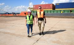 Foto de la galería: Recibimiento en el Puerto de Posadas, llegada del convoy que marca el crecimiento que se consolida 