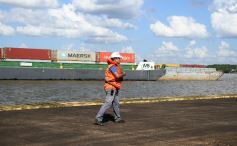 Foto de la galería: Recibimiento en el Puerto de Posadas, llegada del convoy que marca el crecimiento que se consolida 