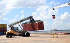 Foto de la galería: Recibimiento en el Puerto de Posadas, llegada del convoy que marca el crecimiento que se consolida 