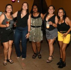 Foto de la galería: Los soñados 15 años de Uma: feliz celebró rodeada de amigos y familiares