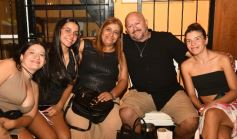 Foto de la galería: Los soñados 15 años de Uma: feliz celebró rodeada de amigos y familiares