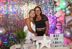 Foto de la galería: Los soñados 15 años de Uma: feliz celebró rodeada de amigos y familiares