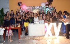 Foto de la galería: Los soñados 15 años de Uma: feliz celebró rodeada de amigos y familiares