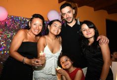 Foto de la galería: Los soñados 15 años de Uma: feliz celebró rodeada de amigos y familiares