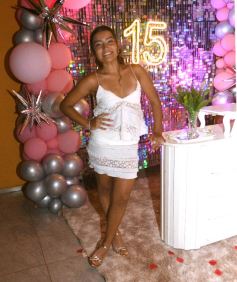 Foto de la galería: Los soñados 15 años de Uma: feliz celebró rodeada de amigos y familiares