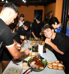 Foto de la galería: Los soñados 15 años de Uma: feliz celebró rodeada de amigos y familiares