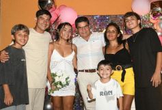 Foto de la galería: Los soñados 15 años de Uma: feliz celebró rodeada de amigos y familiares