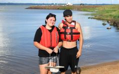 Foto de la galería: El verano se disfruta a pleno en las playas y el camping de la capital provincial  