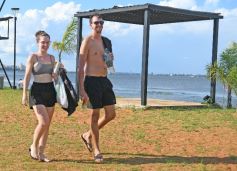 Foto de la galería: El verano se disfruta a pleno en las playas y el camping de la capital provincial  