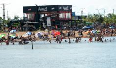Foto de la galería: El verano se disfruta a pleno en las playas y el camping de la capital provincial  