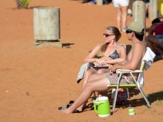 Foto de la galería: El verano se disfruta a pleno en las playas y el camping de la capital provincial  