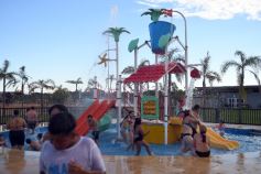 Foto de la galería: El verano se disfruta a pleno en las playas y el camping de la capital provincial  