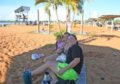 Foto de la galería: El verano se disfruta a pleno en las playas y el camping de la capital provincial  