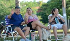 Foto de la galería: El verano se disfruta a pleno en las playas y el camping de la capital provincial  