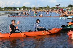 Foto de la galería: El verano se disfruta a pleno en las playas y el camping de la capital provincial  