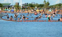 Foto de la galería: El verano se disfruta a pleno en las playas y el camping de la capital provincial  