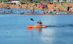 Foto de la galería: El verano se disfruta a pleno en las playas y el camping de la capital provincial  