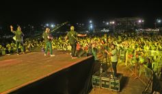 Foto de la galería: A pedido de la gente, revivimos más momentos de las inolvidables noches del Festival de la Música del Litoral