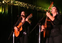 Foto de la galería: A pedido de la gente, revivimos más momentos de las inolvidables noches del Festival de la Música del Litoral