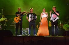 Foto de la galería: A pedido de la gente, revivimos más momentos de las inolvidables noches del Festival de la Música del Litoral