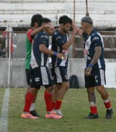 Foto de la galería: Guaraní Antonio Franco ya se prepara para recibir a Defensores de Vilelas 