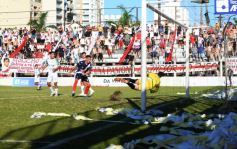 Foto de la galería: Guaraní Antonio Franco ya se prepara para recibir a Defensores de Vilelas 