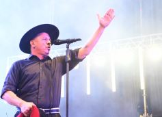 Foto de la galería: Revivimos el recuerdo de la última noche del Festival Nacional de la Música del Litoral en La Cascada