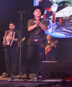 Foto de la galería: Revivimos el recuerdo de la última noche del Festival Nacional de la Música del Litoral en La Cascada