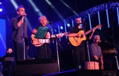 Foto de la galería: Revivimos el recuerdo de la última noche del Festival Nacional de la Música del Litoral en La Cascada