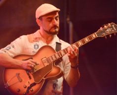 Foto de la galería: Revivimos el recuerdo de la última noche del Festival Nacional de la Música del Litoral en La Cascada