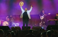 Foto de la galería: Revivimos el recuerdo de la última noche del Festival Nacional de la Música del Litoral en La Cascada