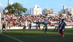 Foto de la galería: Un tropezón, pero con la ilusión intacta: Guaraní Antonio Franco buscará el ascenso en Chaco