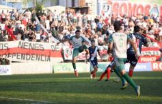 Foto de la galería: Un tropezón, pero con la ilusión intacta: Guaraní Antonio Franco buscará el ascenso en Chaco