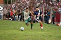 Foto de la galería: Un tropezón, pero con la ilusión intacta: Guaraní Antonio Franco buscará el ascenso en Chaco