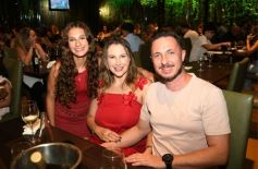 Sixto Fotografías. Sociedad. Día de San Valentín - La noche de San Valentín en Posadas se disfrutó con mucho amor y en familia