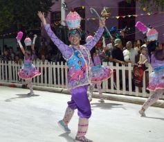 Foto de la galería: San Ignacio vibró al ritmo del Carnaval Provincial con todo el brillo y color de las comparsas
