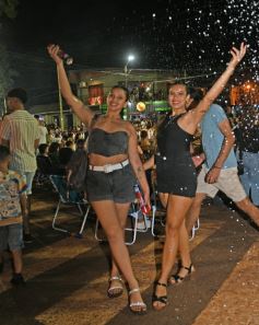 Foto de la galería: San Ignacio vibró al ritmo del Carnaval Provincial con todo el brillo y color de las comparsas