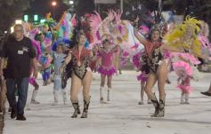 Foto de la galería: Un espectáculo inolvidable se vivió en San Ignacio con las comparsas del Carnaval Provincial